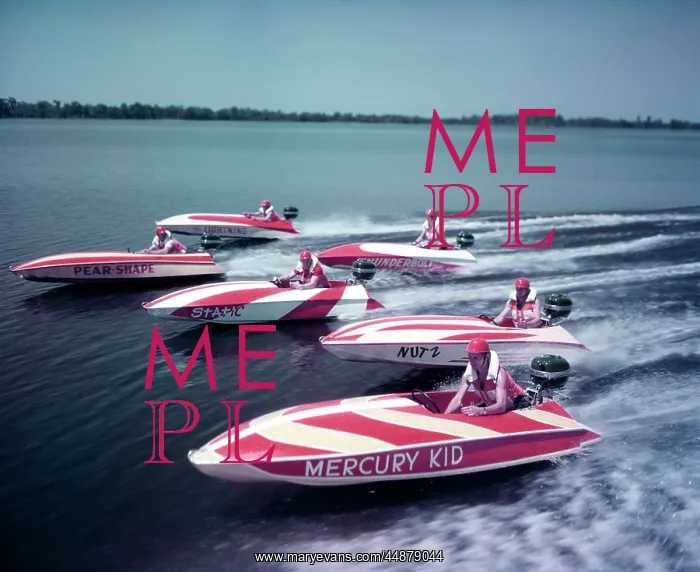  : 1950s Speedboat Race Red And White