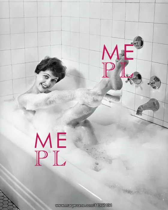 : 1950s Woman Taking A Bubble Bath : 1950s Woman Taking A Bubble Bath