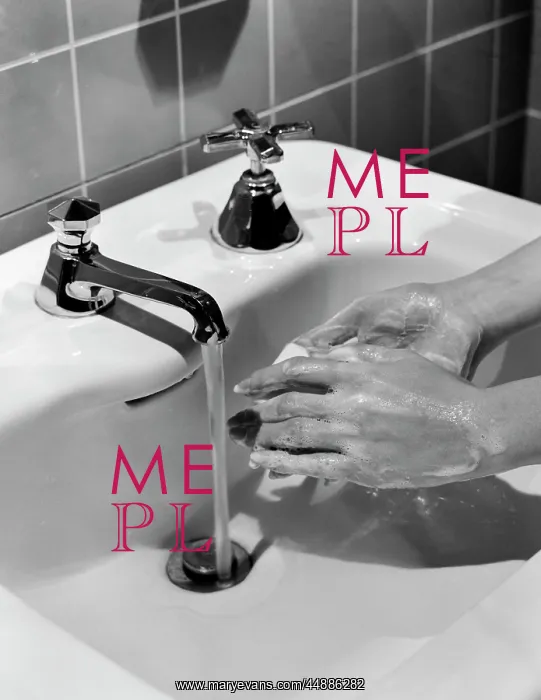  : 1950s Woman'S Hands Lathering