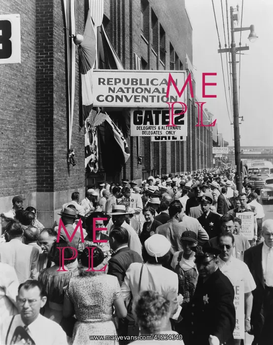 : 1952 Republican Convention in Chicago. Crowds ? : 1952 Republican Convention in Chicago. Crowds ?