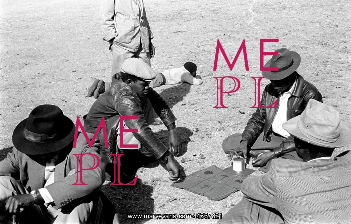 : 1956 - Sophiatown - Playing Muraba-Raba. (Photograph : 1956 - Sophiatown - Playing Muraba-Raba. (Photograph