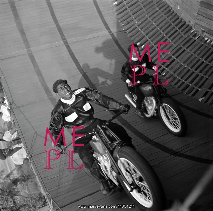 : 1957 - Tommy Chetty and Amaranee Naidoo on the |'Wall : 1957 - Tommy Chetty and Amaranee Naidoo on the |'Wall