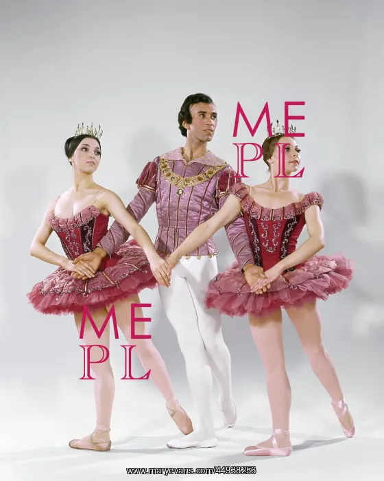 : 1960s 1970s Pas De Trois Three Ballet Dancers Interlocked : 1960s 1970s Pas De Trois Three Ballet Dancers Interlocked