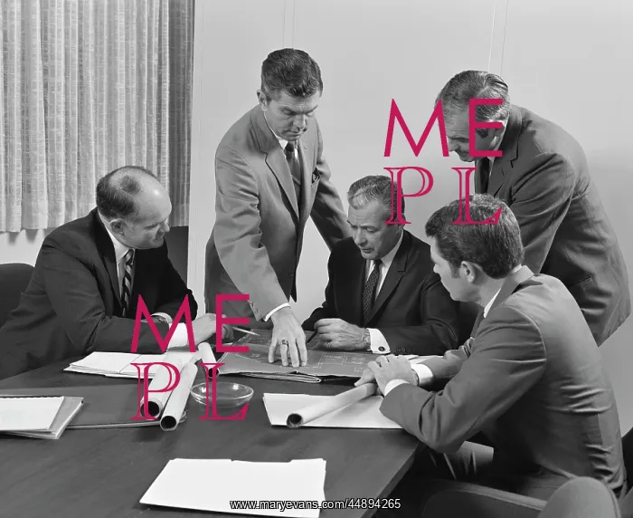 : 1960s 5 EXECUTIVE BUSINESSMEN AT CONFERENCE TABLE : 1960s 5 EXECUTIVE BUSINESSMEN AT CONFERENCE TABLE