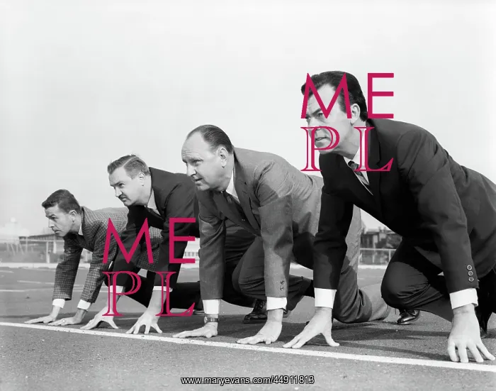 : 1960s FOUR BUSINESSMEN ON THE STARTING LINE : 1960s FOUR BUSINESSMEN ON THE STARTING LINE
