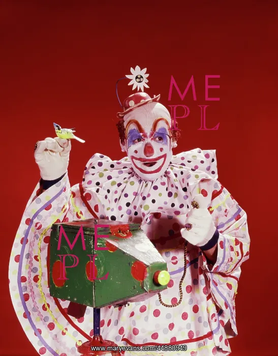  : 1960s Circus Clown Photographer