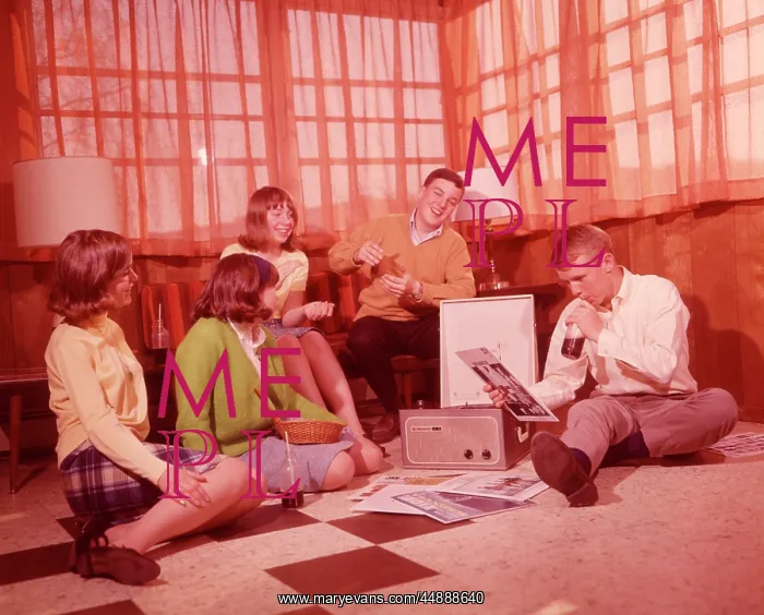 : 1960s Group Of Teens Playing Records : 1960s Group Of Teens Playing Records