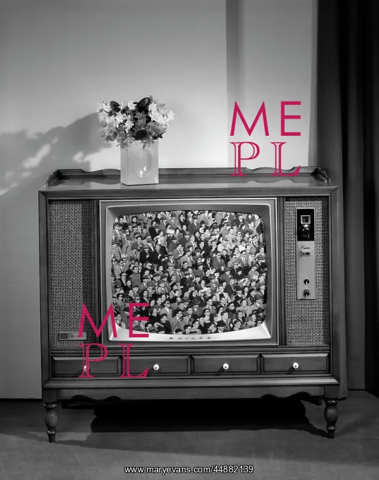  : 1960s Head-On View Of Tv Set With