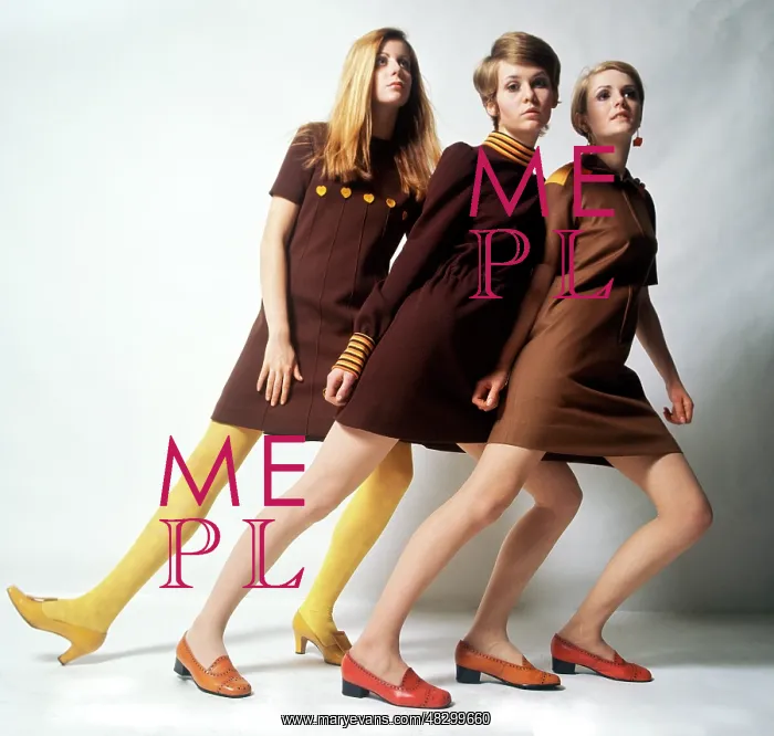 : Three 1960s Models in brown dresses : Three 1960s Models in brown dresses