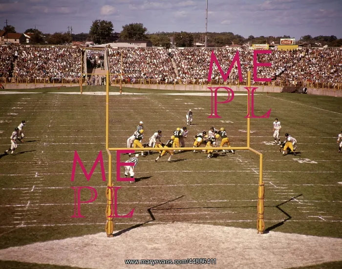  : 1960s Packer Vs Bear Football