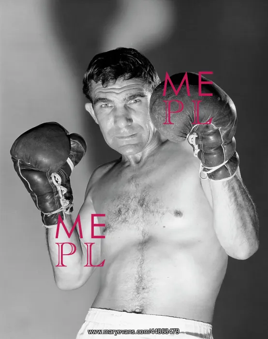  : 1960s Portrait Of Boxer In Dim