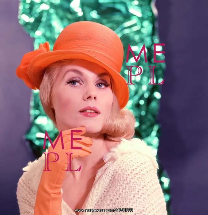 : 1960s Portrait Glamorous Blonde : 1960s Portrait Glamorous Blonde