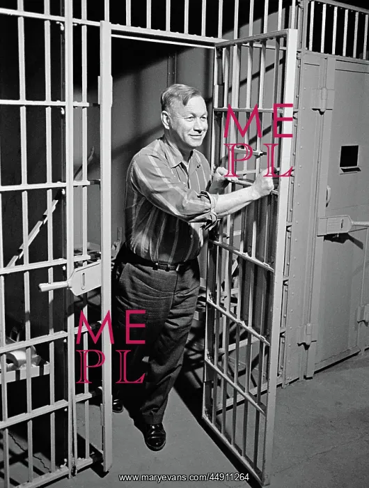 : 1960s smiling middle aged man prisoner convict : 1960s smiling middle aged man prisoner convict