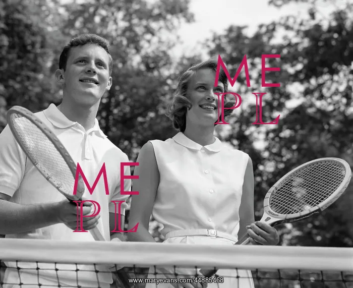  : 1960s Smiling Portrait Couple