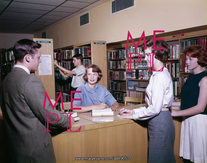  : 1960s Teen Students In Library