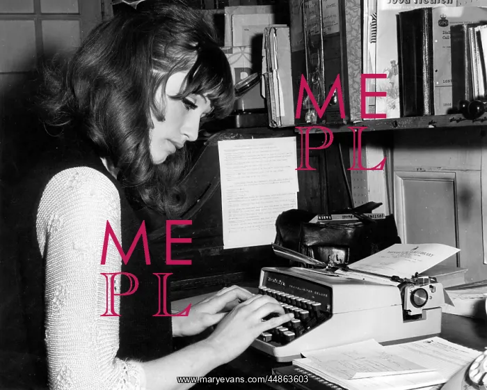  : 1960S TYPIST