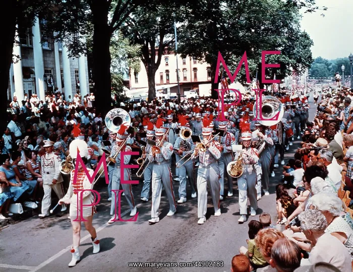  : 1970s 1960s MARCHING BAND PARADE