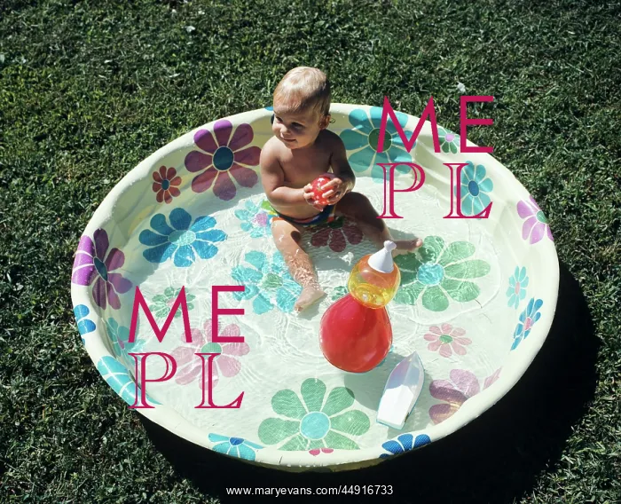  : 1970s BABY SITTING IN PLASTIC BACKYARD KIDDY