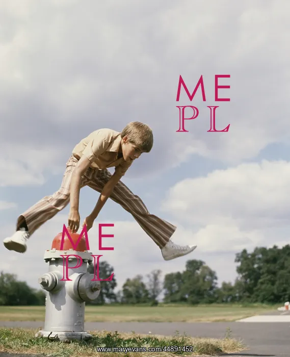  : 1970s BOY JUMPING OVER FIRE HYDRANT