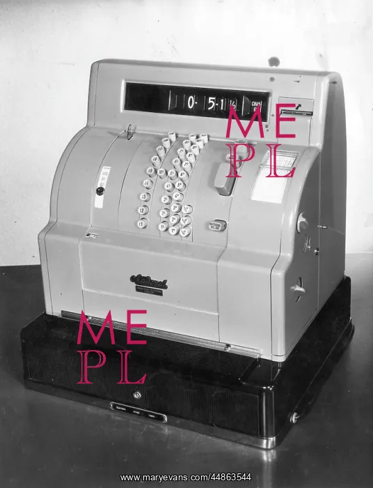  : 1970S CASH REGISTER