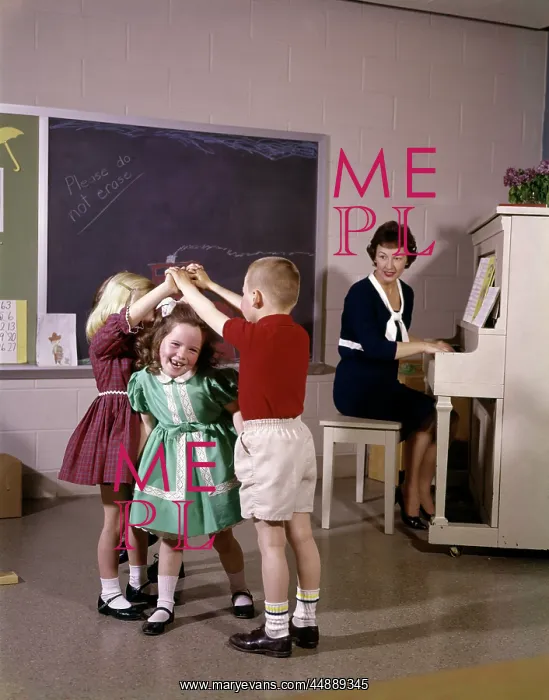 : 1970s Children Playing : 1970s Children Playing