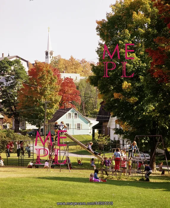  : 1970s Children In Small Town Public