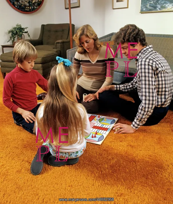  : 1970s Family Playing Parcheesi