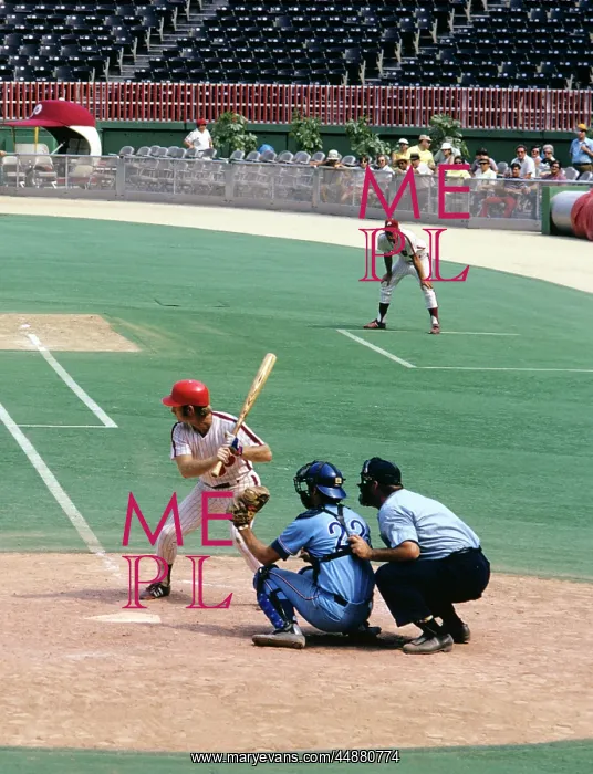  : 1970s Professional Baseball Game