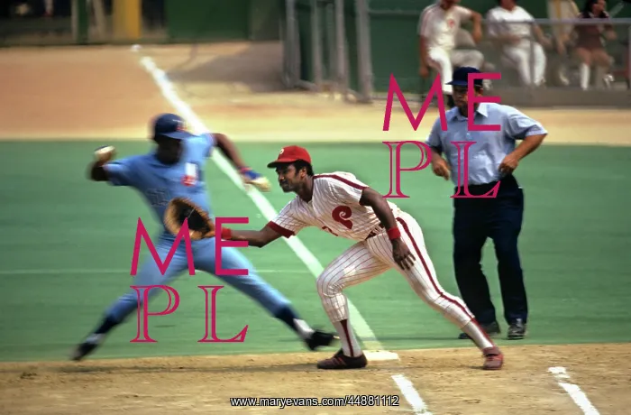  : 1970s Professional Baseball Game