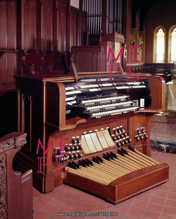  : 1970s Retro Organ First Presbytyrian