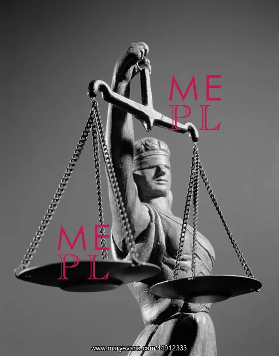  : 1970s STATUE OF BLIND JUSTICE HOLDING SCALES