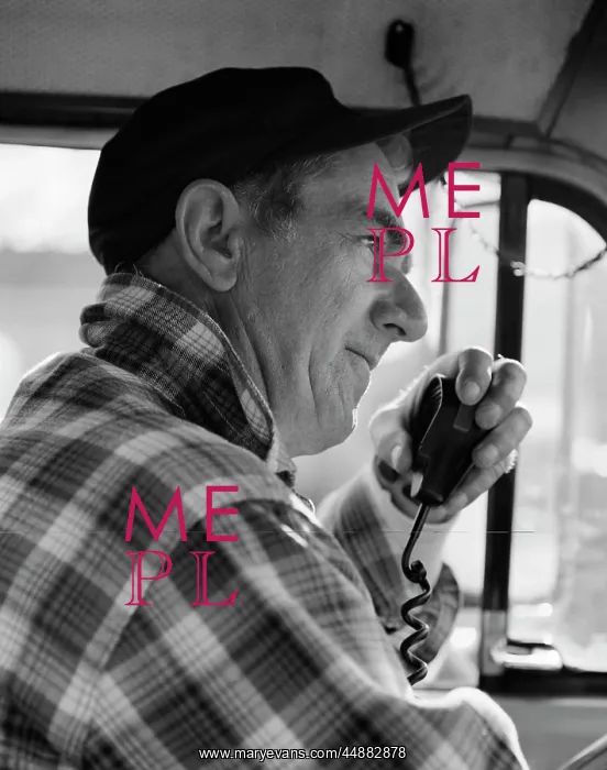  : 1970s Side View Of Trucker In