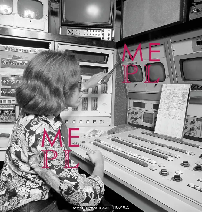  : 1970s Of Woman Behind Tv Studio