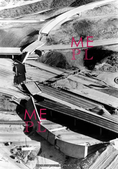 : 1971 San Fernando Earthquake collapsed freeway ? : 1971 San Fernando Earthquake collapsed freeway ?
