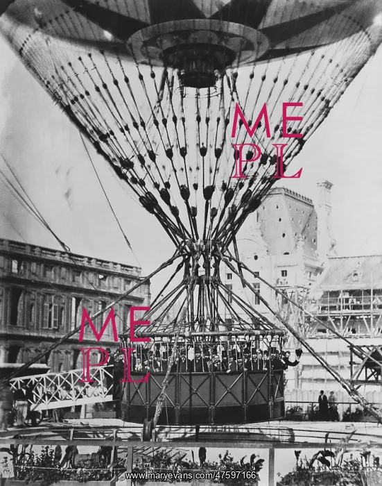  : 19th Century Hot Air Balloon