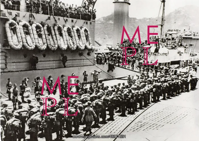 : 1st Btn Argyll & Sutherland Highlanders boarding HMS Ceylon : 1st Btn Argyll & Sutherland Highlanders boarding HMS Ceylon