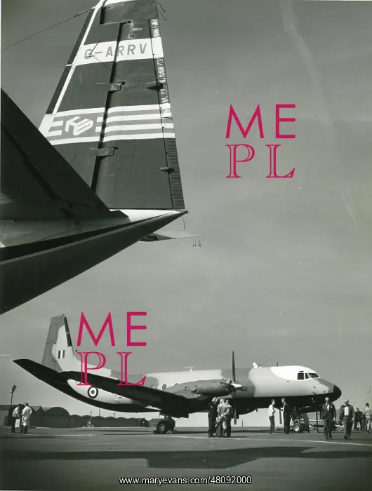 : 1st Hawker Siddeley Andover C1, alongside Avro 780 prototype : 1st Hawker Siddeley Andover C1, alongside Avro 780 prototype
