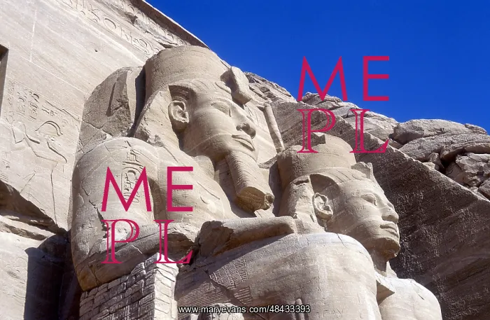 : 20 metre statues of Rameses II, ruler of Egypt : 20 metre statues of Rameses II, ruler of Egypt