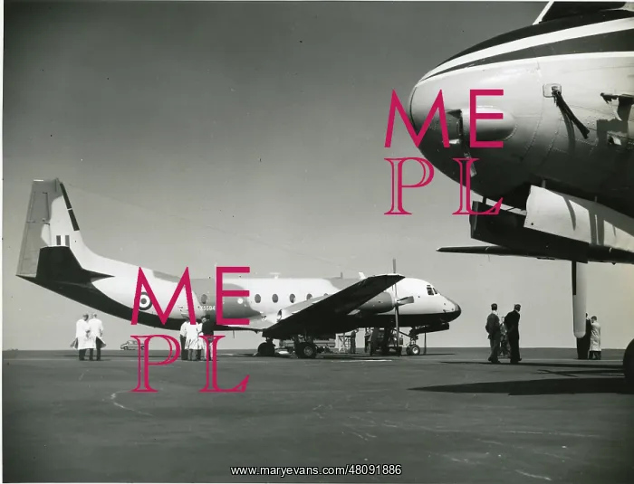 : 2nd Hawker Siddeley Andover C1, alongside Avro 780 prototype : 2nd Hawker Siddeley Andover C1, alongside Avro 780 prototype