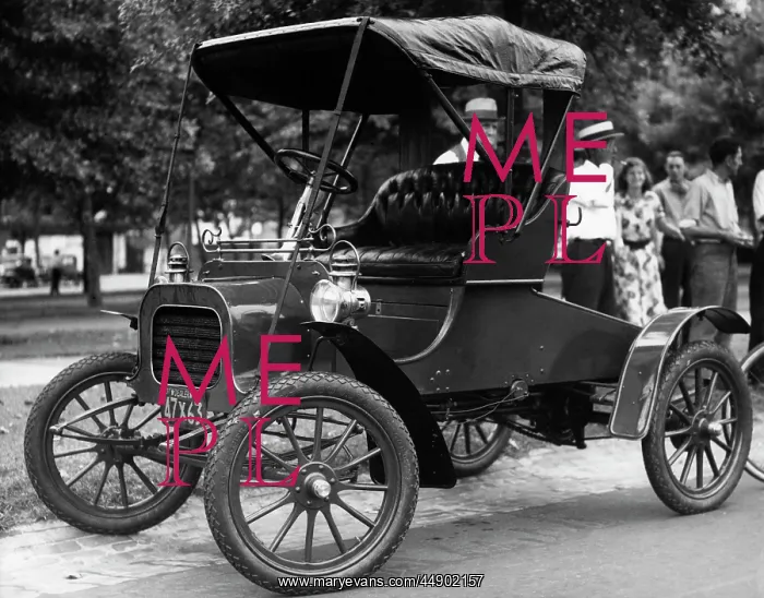  : 3 4 View Of Very Early Oldsmobile