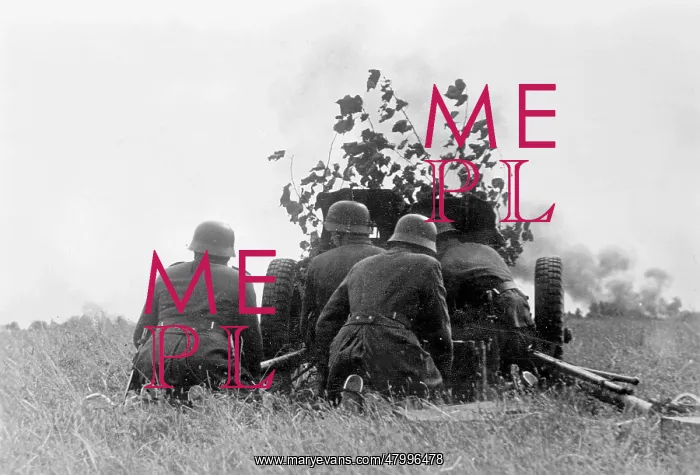 : A 3.7 cm Pak 36 fires during the encirclement battle : A 3.7 cm Pak 36 fires during the encirclement battle