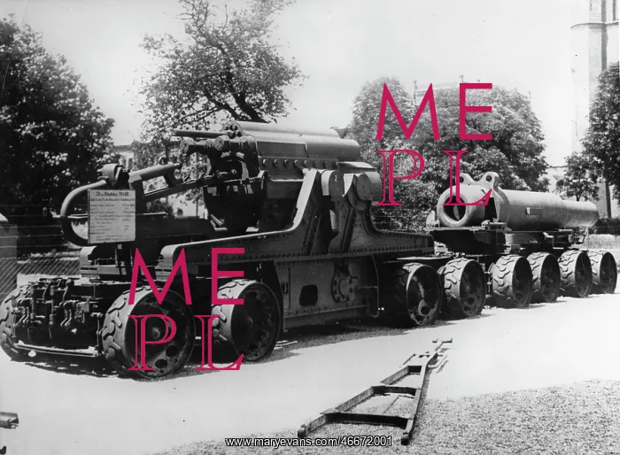 : A 38 cm howitzer (THICKNESS BERTA) : A 38 cm howitzer (THICKNESS BERTA)