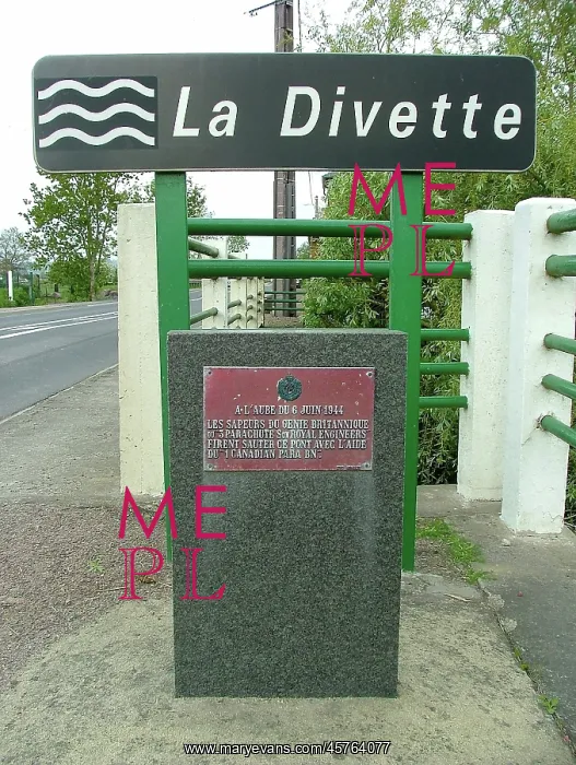 : 3rd Para Sqn & 3rd Canadian Para Bn Plaque, Divette stream : 3rd Para Sqn & 3rd Canadian Para Bn Plaque, Divette stream