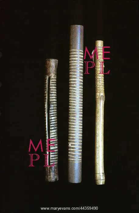 : 3x Notched scrapers, Notched scraper, , International : 3x Notched scrapers, Notched scraper, , International