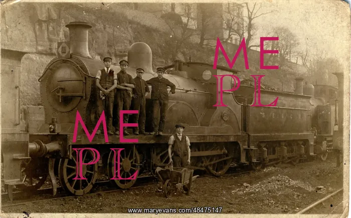 : 4-4-0 Locomotive & Railway Workers, Thought to be at Minster : 4-4-0 Locomotive & Railway Workers, Thought to be at Minster