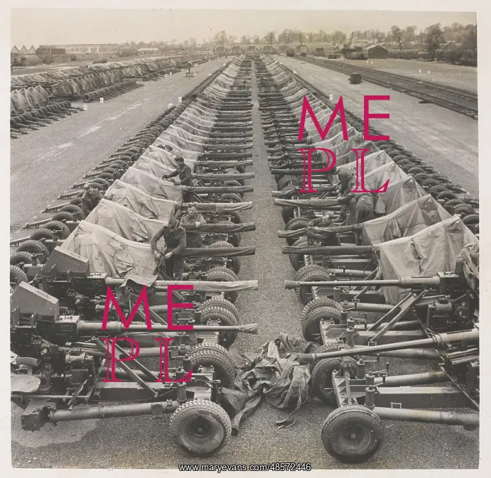 : 40mm Bofors Light AA guns on Mark II mountings : 40mm Bofors Light AA guns on Mark II mountings