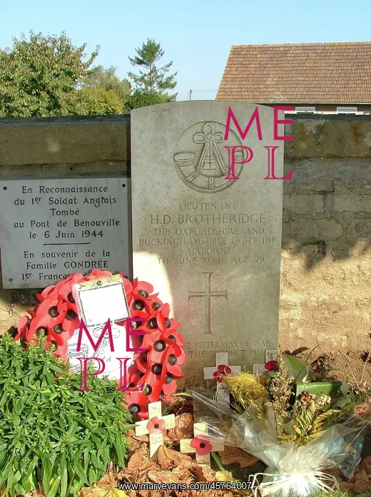 : 4th Special Service Brigade HQ Memorial, Sallenelles : 4th Special Service Brigade HQ Memorial, Sallenelles