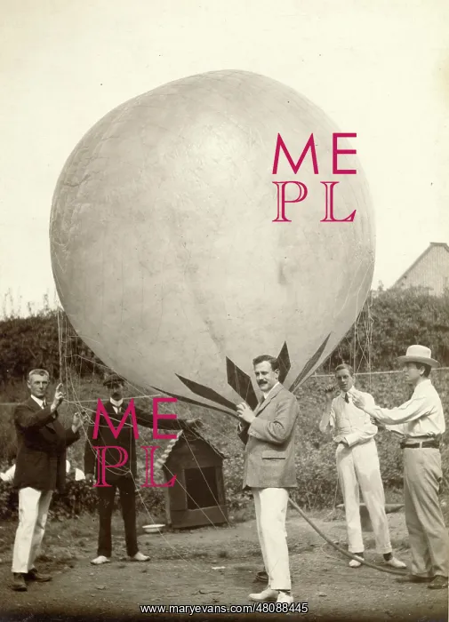 : 500cu ft balloon being inflated with hydrogen at Netley : 500cu ft balloon being inflated with hydrogen at Netley