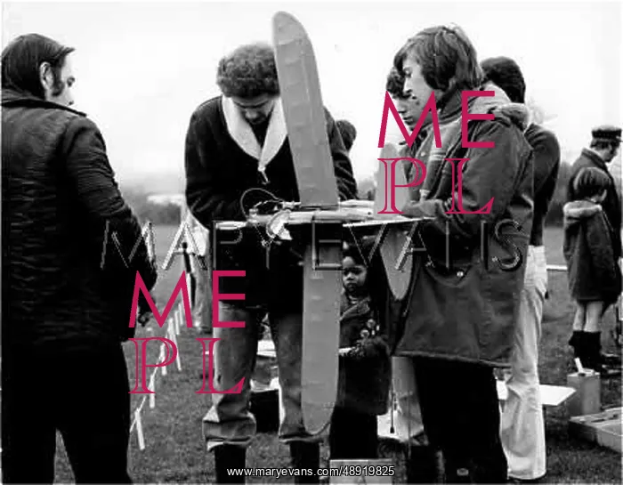 : 70S MODEL AEROPLANE : 70S MODEL AEROPLANE