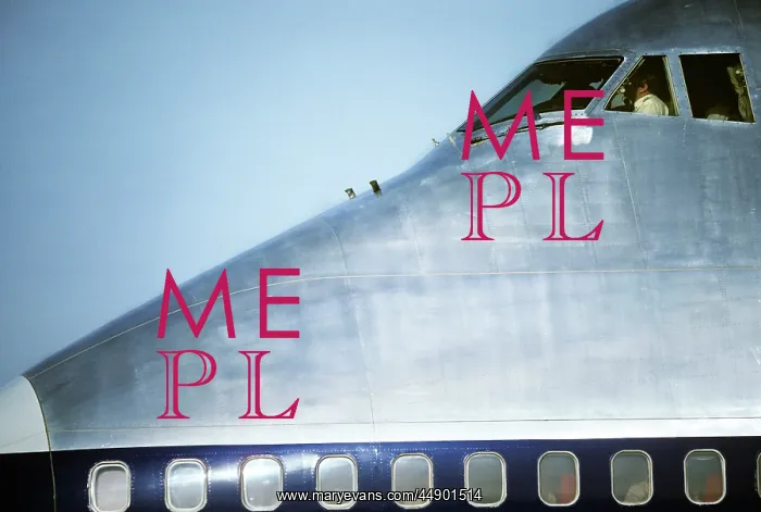  : 747 AIRPLANE NOSE OF PLANE 1ST CLASS SECTION